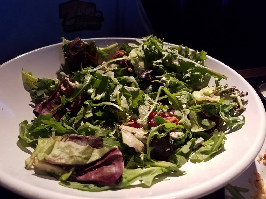 Chickies & Petes | restaurant | Pilgrim Gardens Shopping Center, 5035 Township Line Rd, Drexel Hill, PA 19026, USA | 6108532713 OR +1 610-853-2713