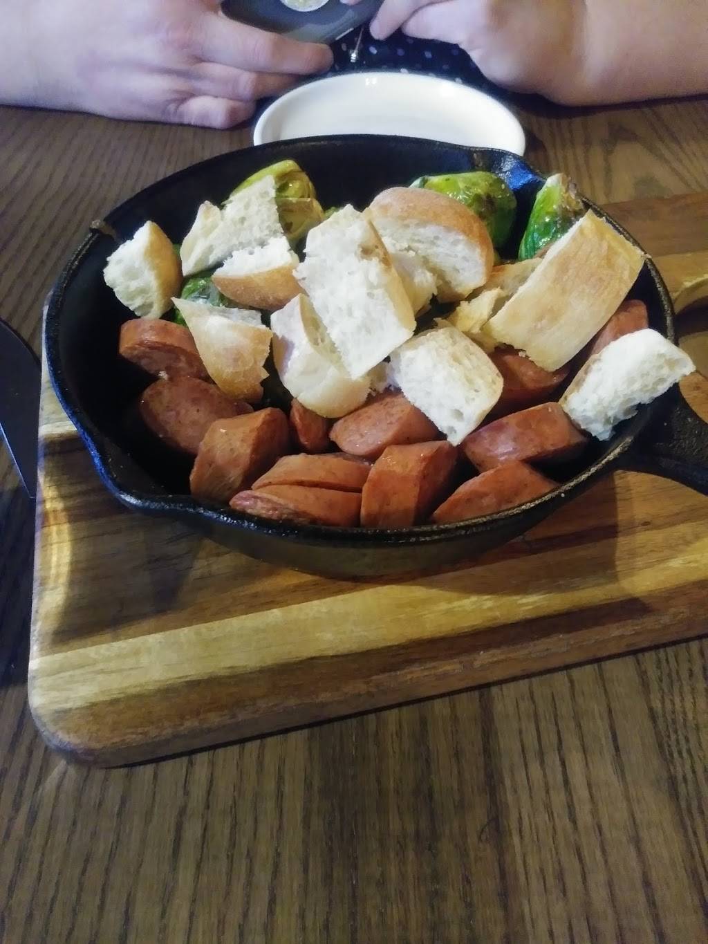 Alpine Restaurant & Bar | restaurant | 525 S 4th St, Columbus, OH 43206, USA | 6146705852 OR +1 614-670-5852