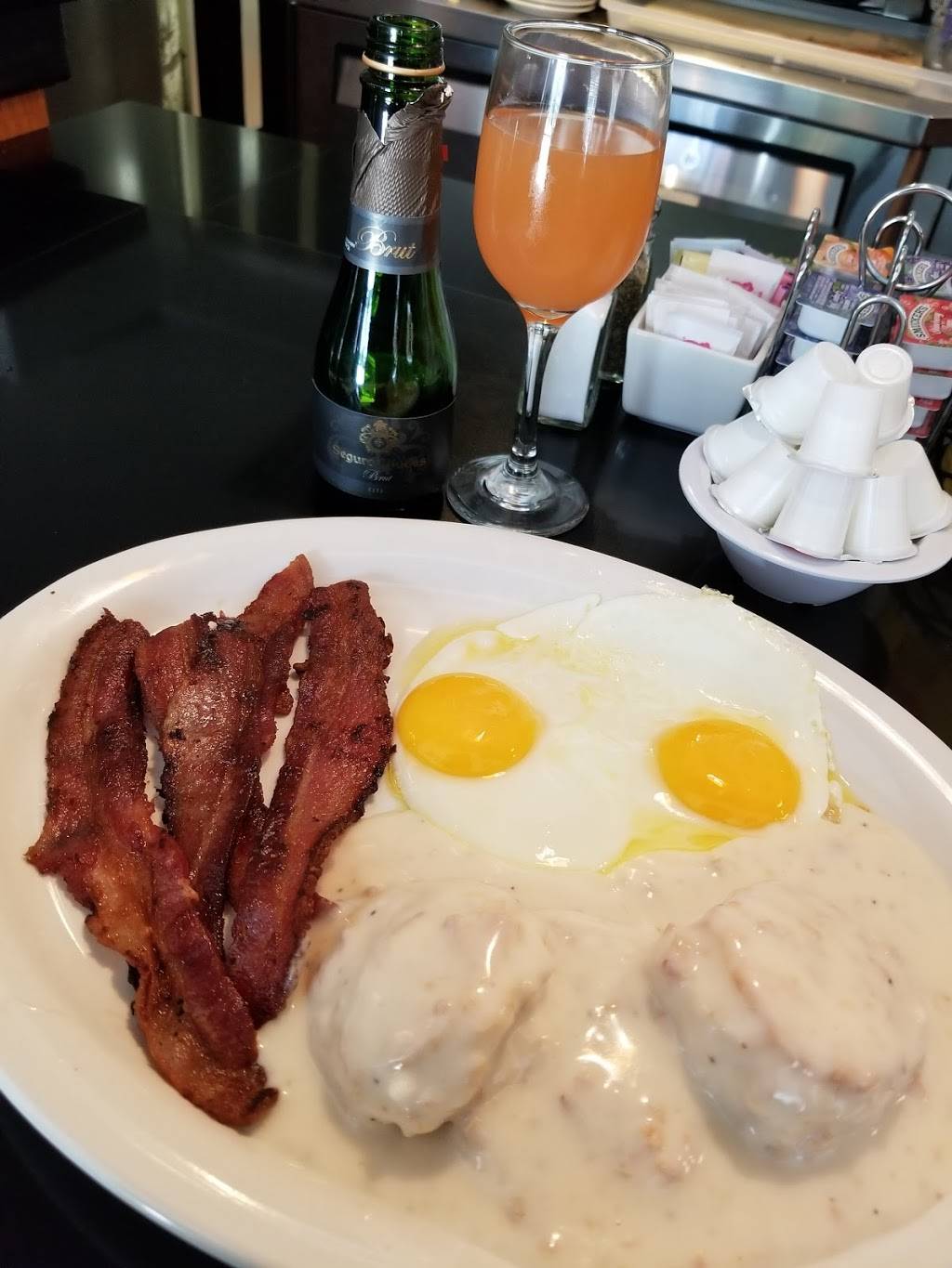 Russells | restaurant | 30 N Fair Oaks Ave, Pasadena, CA 91103, USA | 6265781404 OR +1 626-578-1404