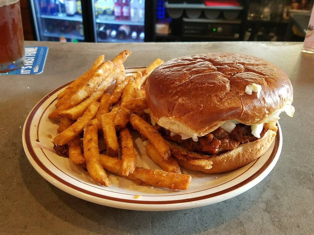 Doghouse Tavern | restaurant | 80874 Main St, Memphis, MI 48041, USA | 8103925116 OR +1 810-392-5116