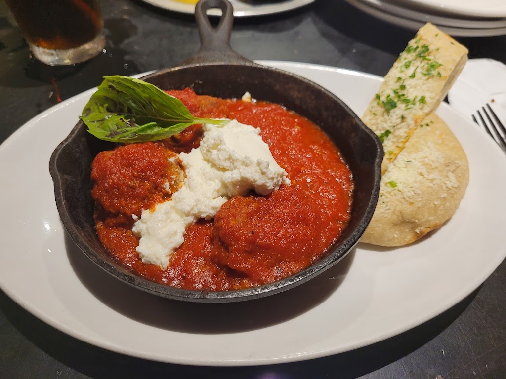 Maxs Coal Oven Pizzeria | restaurant | 300 Marietta St NW, Atlanta, GA 30313, USA | 4049742941 OR +1 404-974-2941