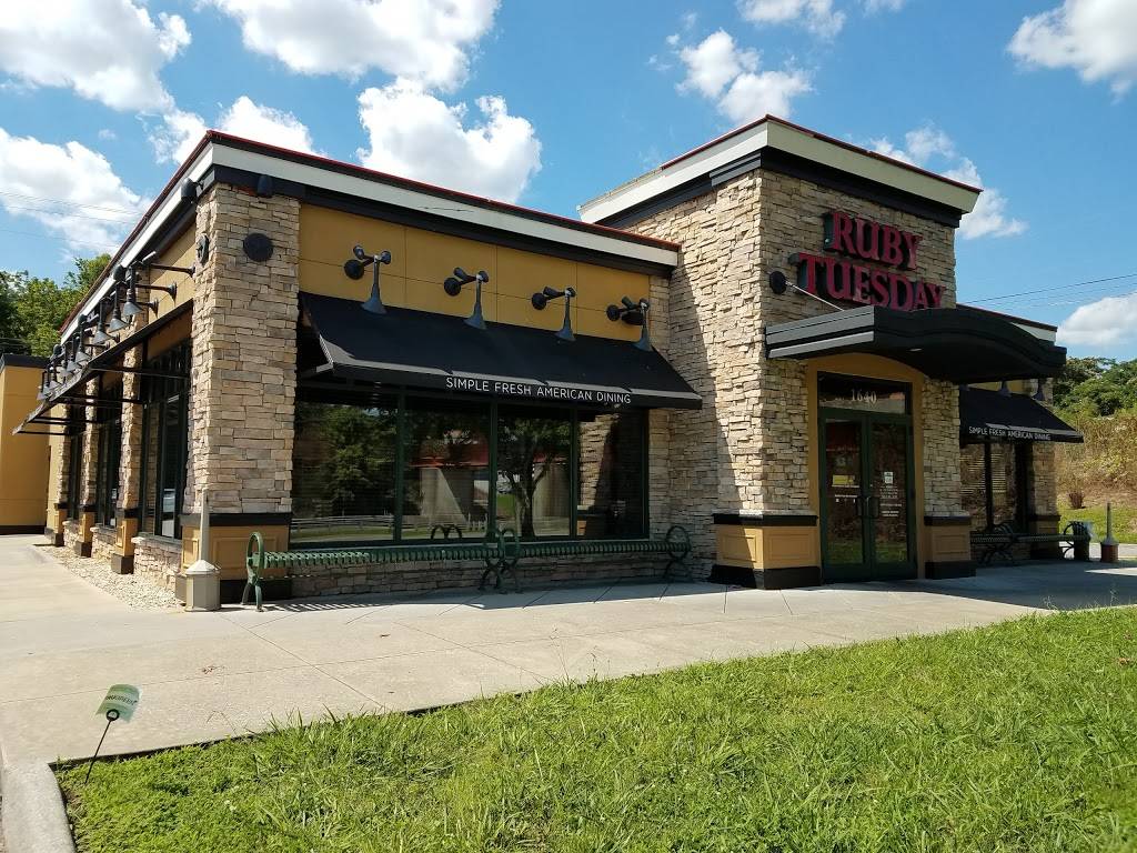 Ruby Tuesday | restaurant | 1640 S Roane St, Harriman, TN 37748, USA | 8655900671 OR +1 865-590-0671