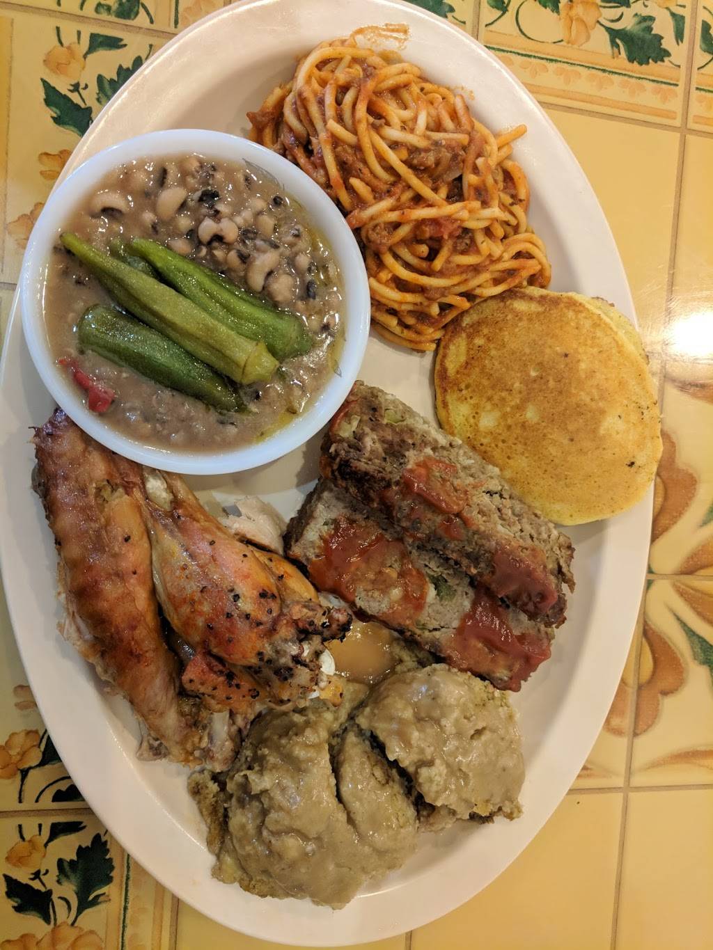 Sherry Js Homestyle Cooking | restaurant | 4815 Bunkum Rd, Washington Park, IL 62204, USA | 6182711117 OR +1 618-271-1117