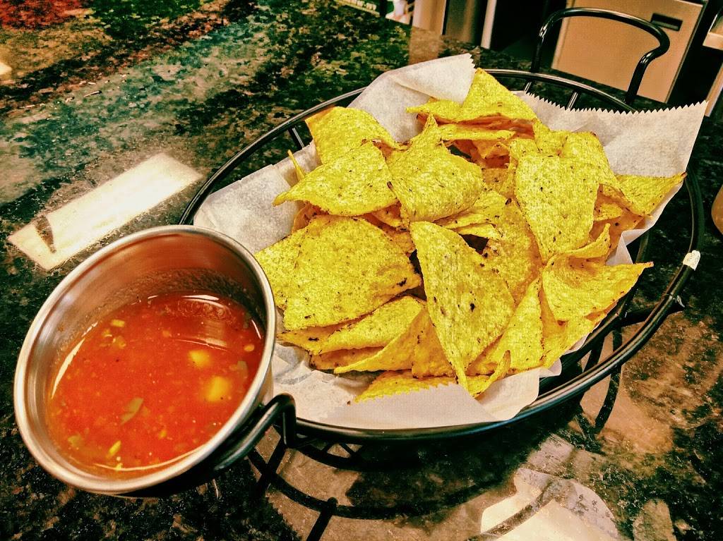 Los Magueyes Mexican Grill | restaurant | 660 S Lake St, Mundelein, IL 60060, USA | 2244750574 OR +1 224-475-0574