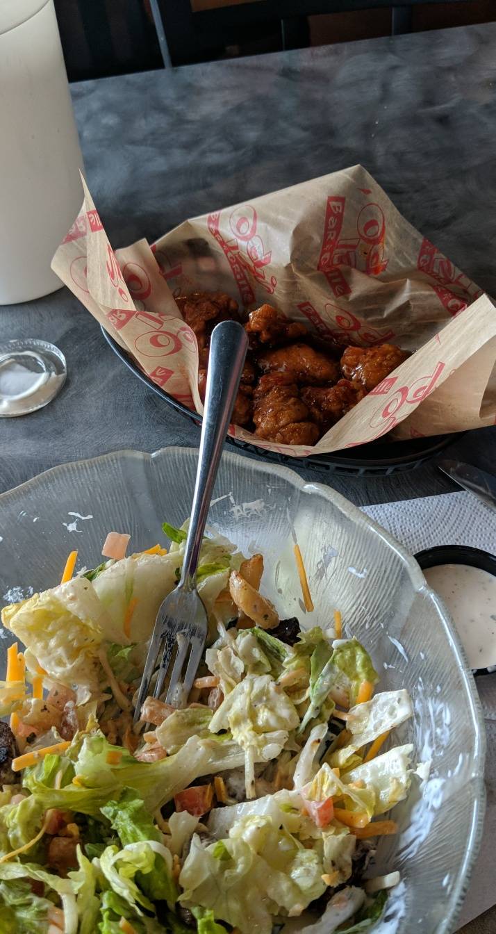 Odis 12 Sports Bar & Grille | restaurant | 3702 W 12th St, Erie, PA 16505, USA | 8144526347 OR +1 814-452-6347