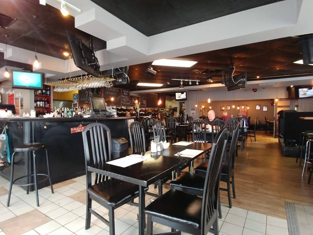 Le Célébrité | restaurant | 3495 Boulevard Taschereau, Saint-Hubert, QC J4T 2G2, Canada | 4506785050 OR +1 450-678-5050