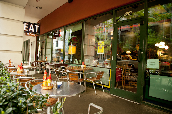 Merts Heart And Soul | restaurant | 214 N College St, Charlotte, NC 28202, USA | 7043424222 OR +1 704-342-4222