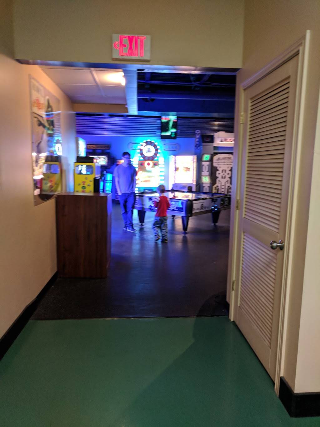 Lazer Blaze | restaurant | 4121 Shelbyville Rd, Louisville, KY 40207, USA | 5028337047 OR +1 502-833-7047