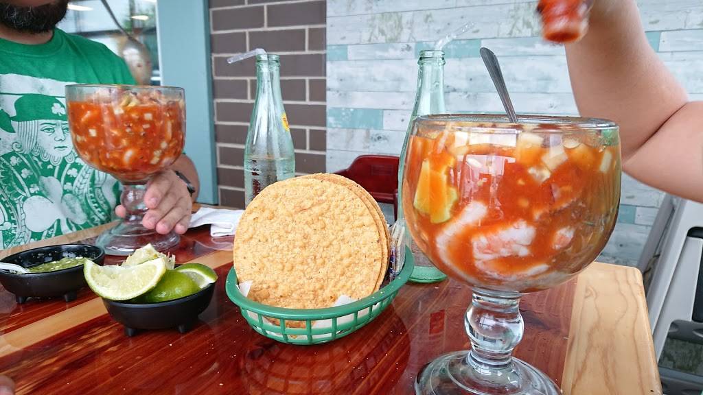 Las Islitas | restaurant | 3200 W North Ave, Stone Park, IL 60165, USA | 7083458699 OR +1 708-345-8699