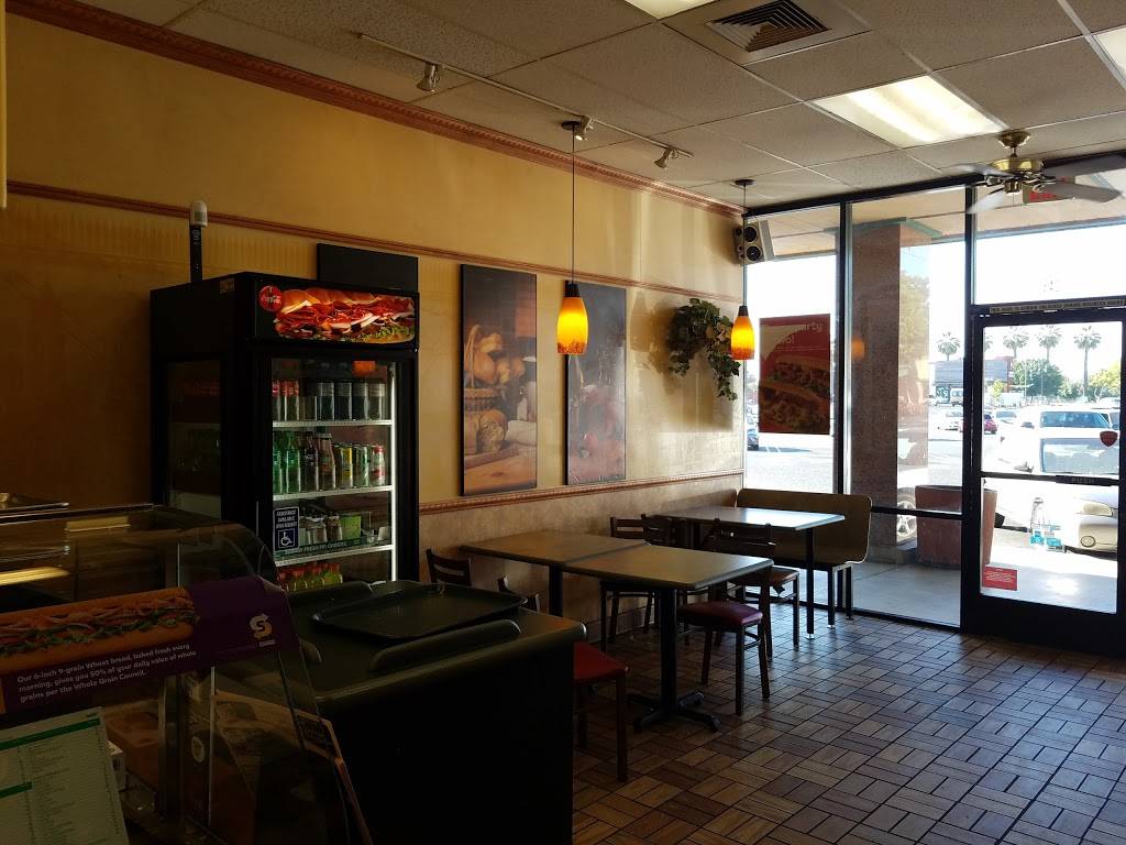 Subway | restaurant | 246 CA-65, Lindsay, CA 93247, USA | 5595620077 OR +1 559-562-0077