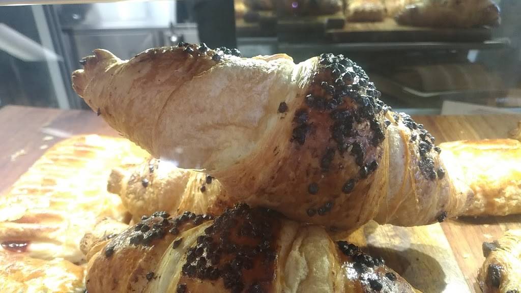 McDonalds | cafe | Cavenshore Shopping Centre, 601 Lakeshore Rd E, Mississauga, ON L5G 1H9, Canada | 9058912800 OR +1 905-891-2800