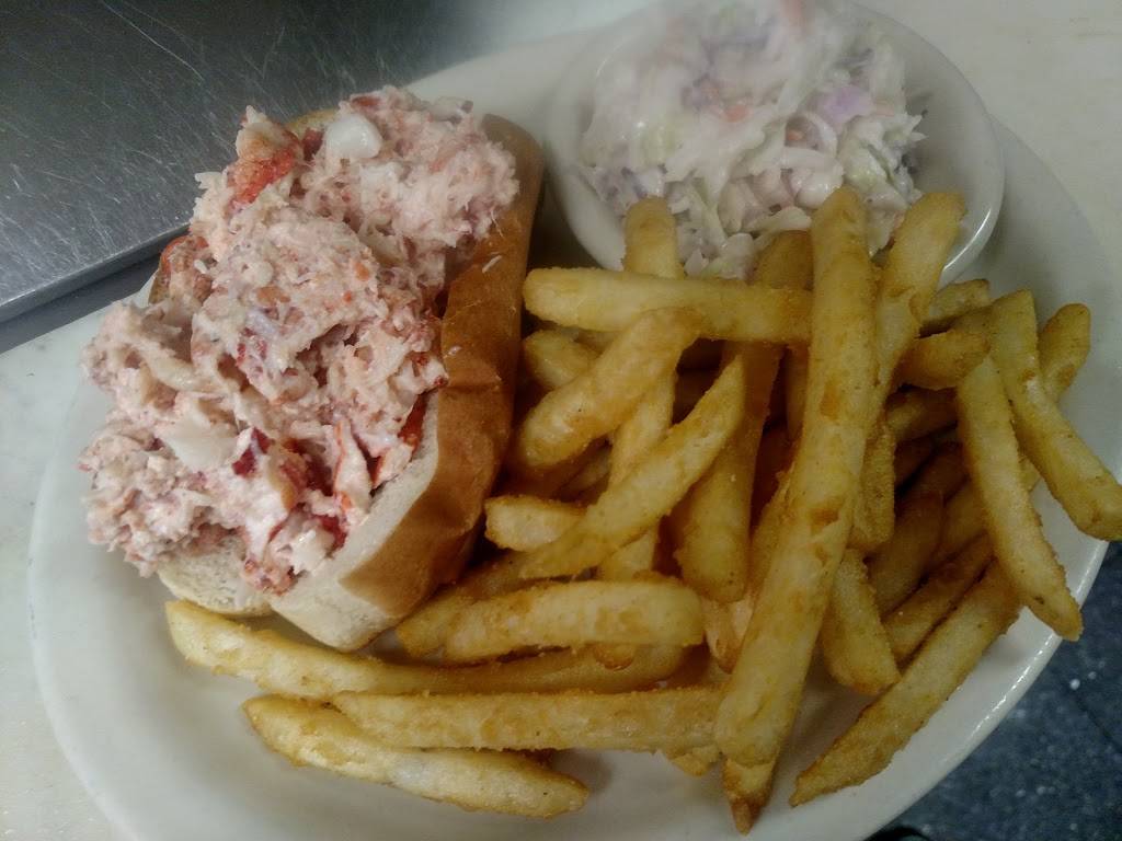 Haymakers Grille | restaurant | 1067 Worcester Rd, Barre, MA 01005, USA | 9782578500 OR +1 978-257-8500