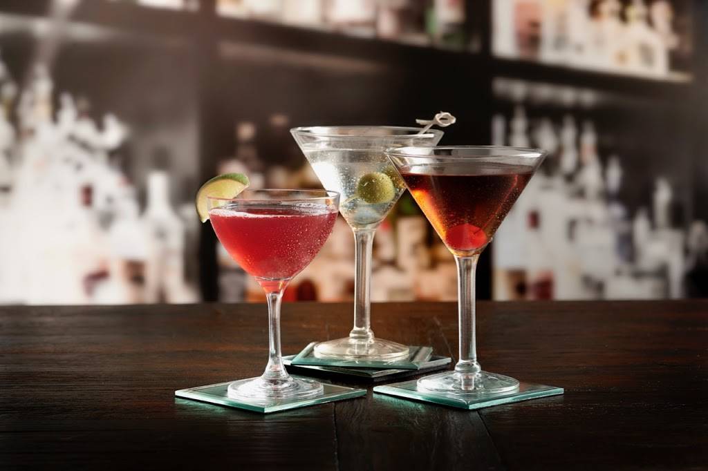 Mortons Grille | restaurant | 6740 Fallsview Blvd, Niagara Falls, ON L2G 3W6, Canada | 9053584045 OR +1 905-358-4045