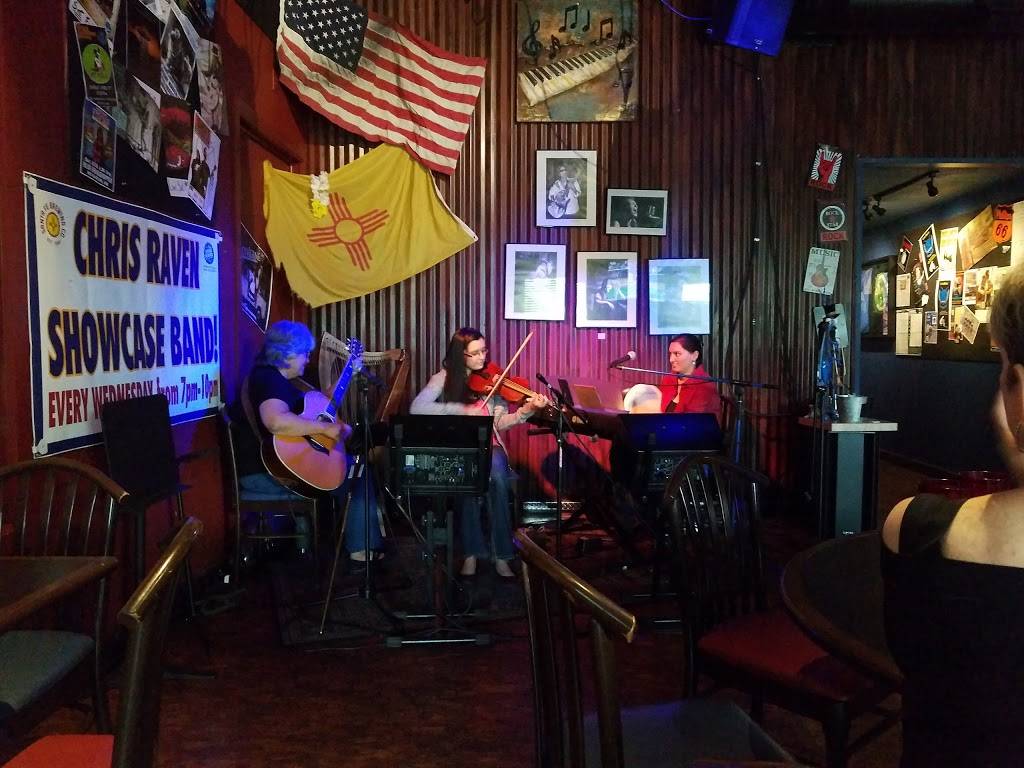 The Blue Grasshopper Pizza | restaurant | NW, 6361 Riverside Plaza Ln, Albuquerque, NM 87120, USA | 5055822504 OR +1 505-582-2504