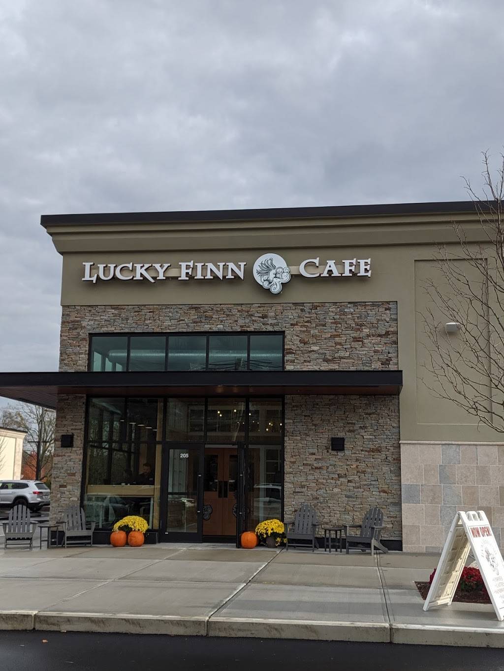 Lucky Finn Cafe | cafe | 2053 Washington Street At, Merchants Row Shopping Center, Hanover, MA 02339, USA | 7813473100 OR +1 781-347-3100