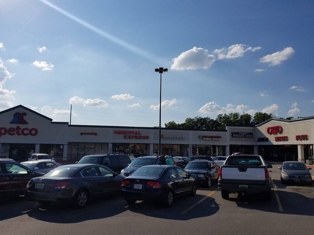 Oriental Express | restaurant | 6140 University Dr NW # G7, Huntsville, AL 35806, USA | 2567229388 OR +1 256-722-9388