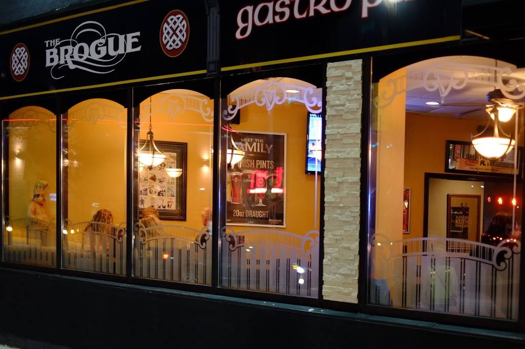 Brogue Irish Pub | restaurant | 136 Lakeshore Rd E, Mississauga, ON L5G 1E6, Canada | 9052788444 OR +1 905-278-8444
