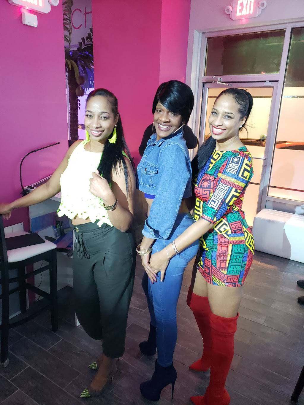 South Beach Bar and Grill | restaurant | 476 Main St, East Orange, NJ 07018, USA | 9736731100 OR +1 973-673-1100