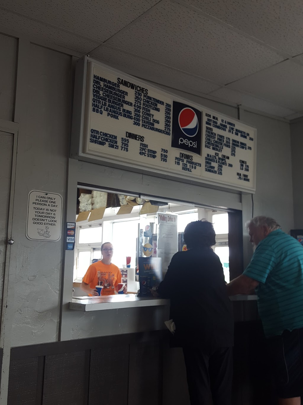 Valley Drive Inn | restaurant | 420 11th St, Correctionville, IA 51016, USA | 7123724587 OR +1 712-372-4587