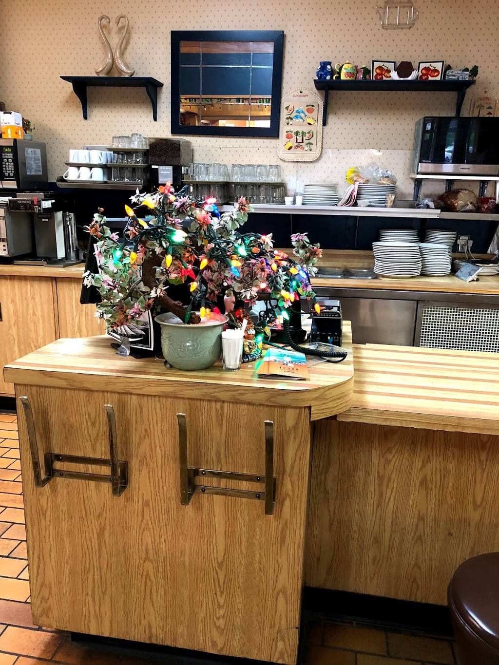 Café Deluxe Vietnamien | restaurant | 2227 Rue King Ouest, Sherbrooke, QC J1J 2G2, Canada | 8195641386 OR +1 819-564-1386