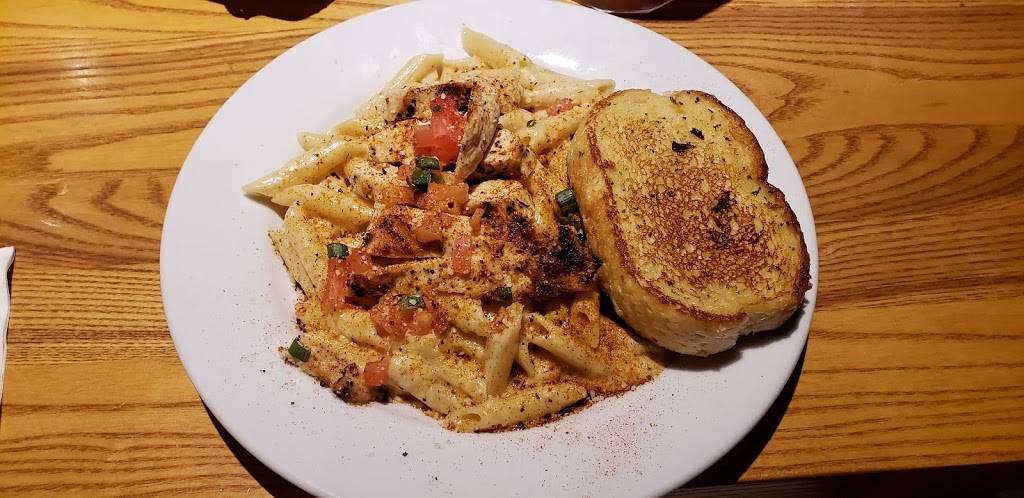 Chilis Grill & Bar | meal takeaway | 111 Grand Hill Pl, Holly Springs, NC 27540, USA | 9195577841 OR +1 919-557-7841