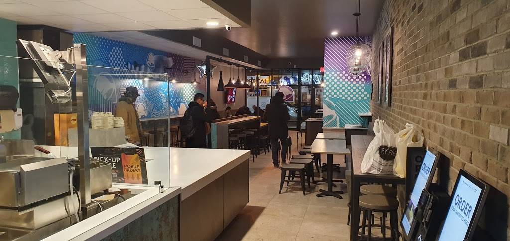 Taco Bell | meal takeaway | 22-24 31st St, Astoria, NY 11105, USA | 9294870952 OR +1 929-487-0952