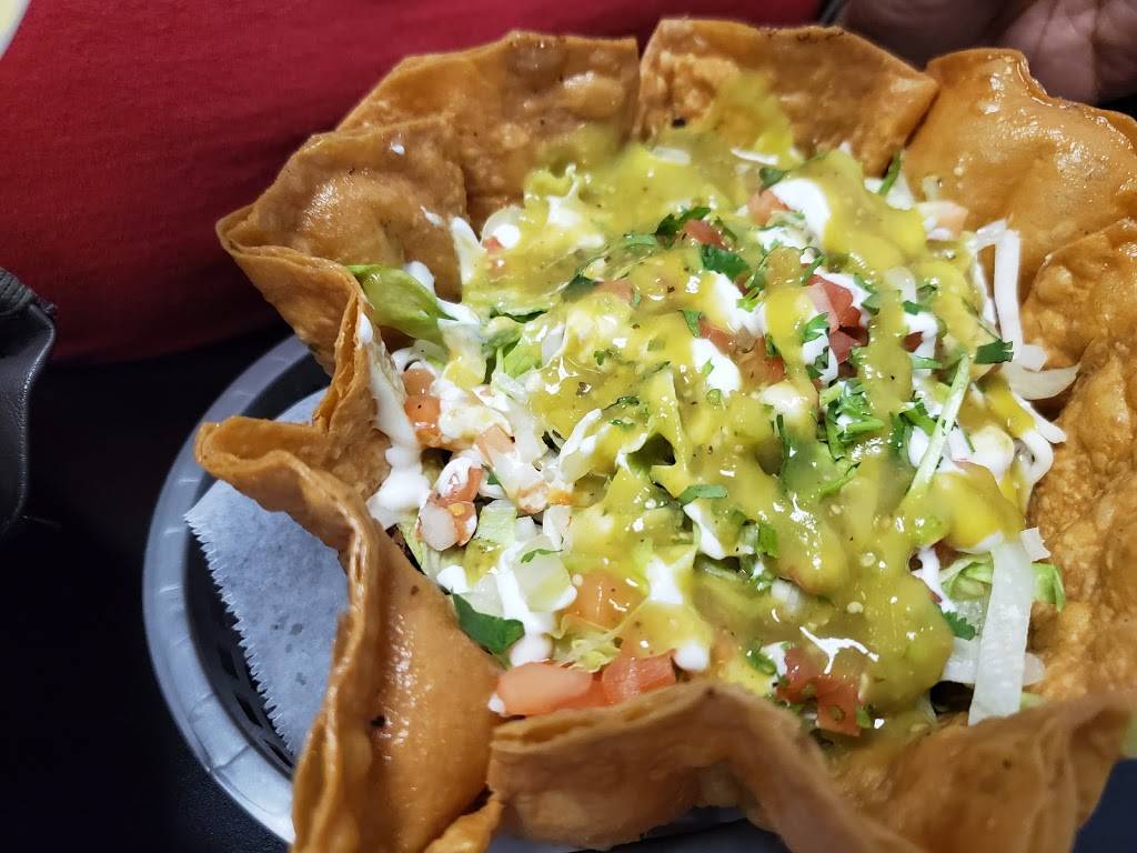 Famous Chicago Style Taco | restaurant | 3415 W Craig Rd, North Las Vegas, NV 89032, USA | 7028232315 OR +1 702-823-2315