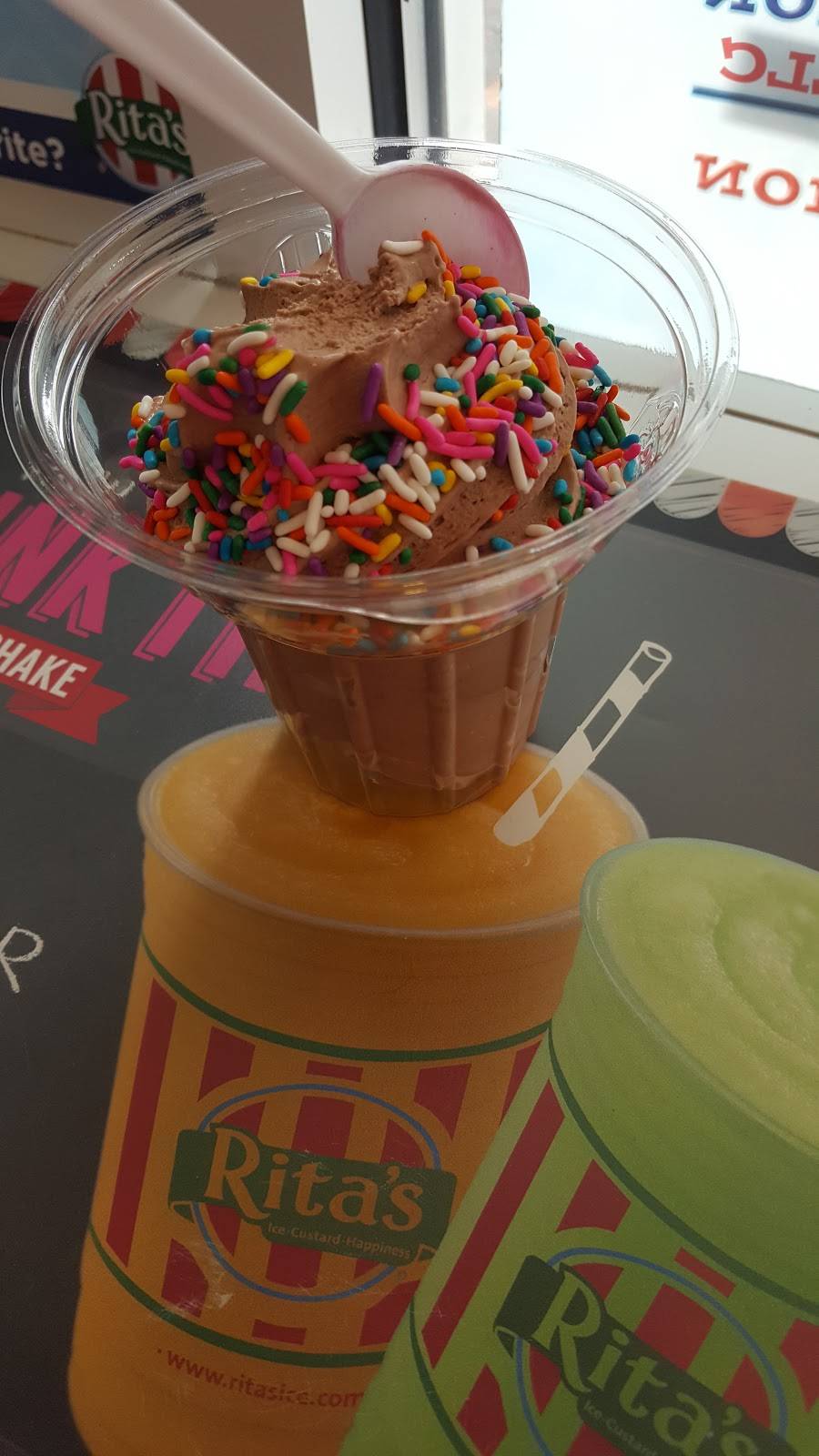 Ritas Italian Ice & Frozen Custard | restaurant | 358 Scott Swamp Rd, Farmington, CT 06032, USA | 8606770880 OR +1 860-677-0880