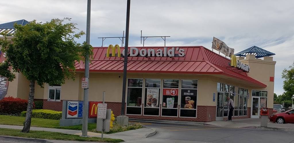 McDonalds | cafe | 300 CA-12, Rio Vista, CA 94571, USA | 7073744430 OR +1 707-374-4430