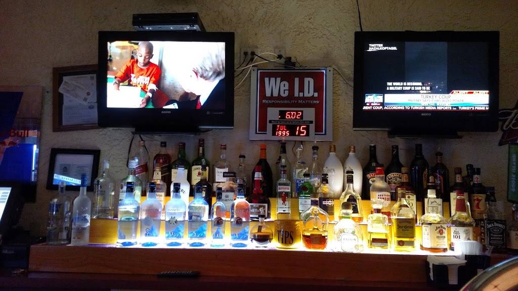 The PUB at the Bowl | restaurant | 890 Avenida Central, Lady Lake, FL 32159, USA | 3527532747 OR +1 352-753-2747