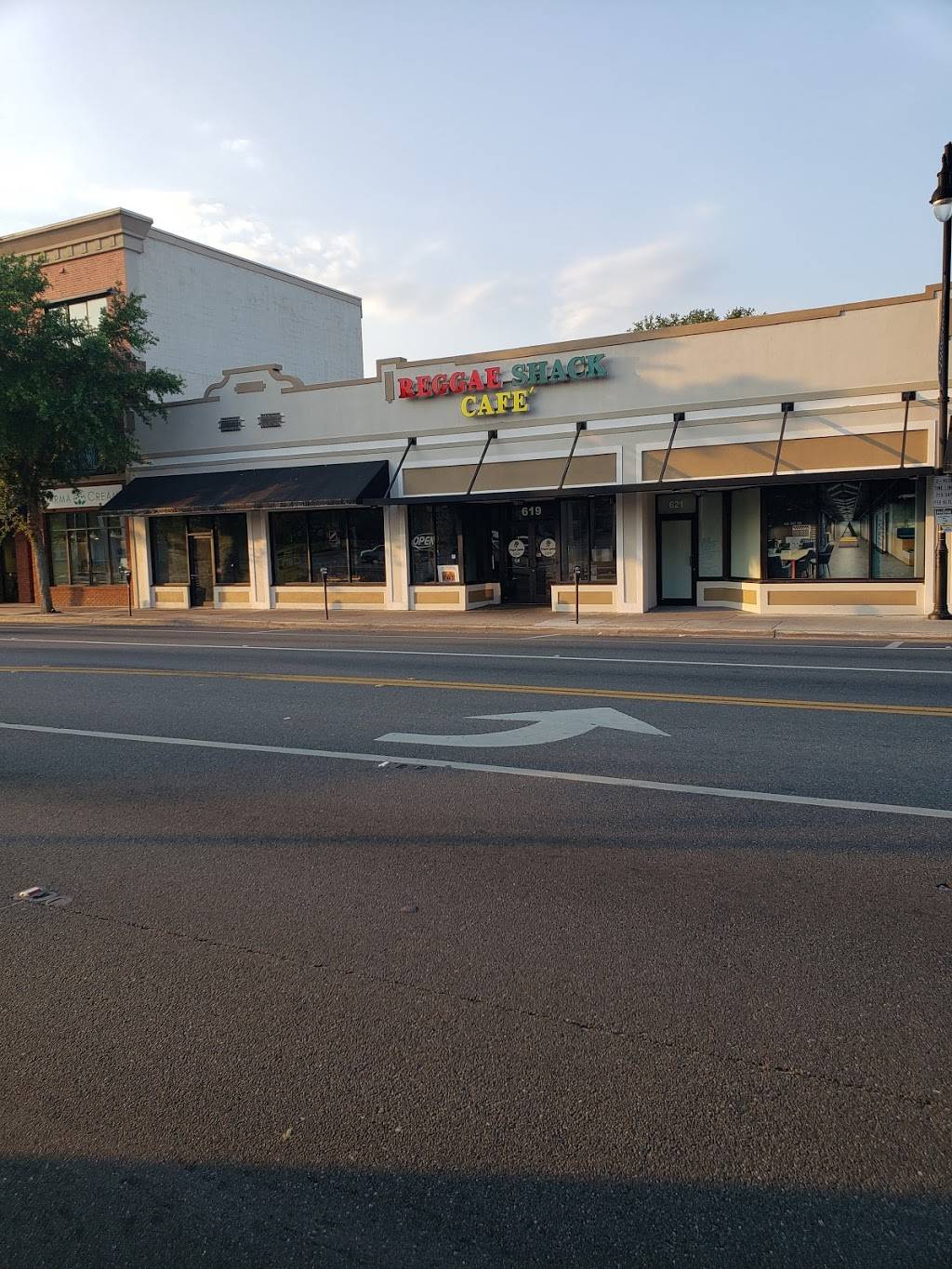 Reggae Shack Cafe | restaurant | 619 W University Ave, Gainesville, FL 32601, USA | 3523775464 OR +1 352-377-5464