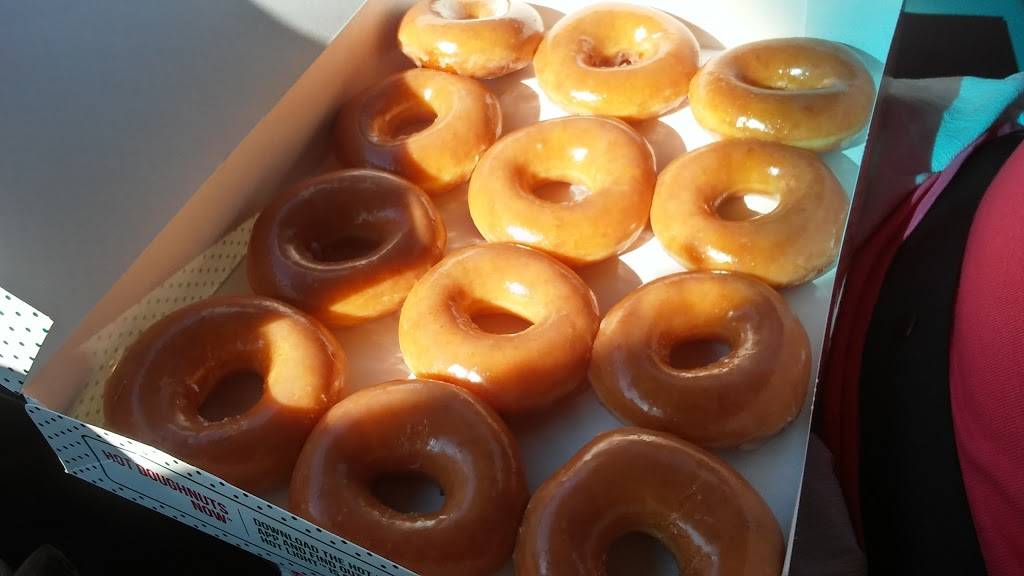 Krispy Kreme | bakery | 4842 N Broadway, Knoxville, TN 37918, USA | 8652812300 OR +1 865-281-2300