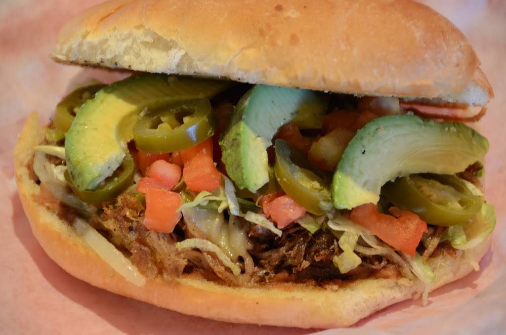 Adolphs Mexican Foods | restaurant | 2903 Avenue of the Cities, Moline, IL 61265, USA | 3097978408 OR +1 309-797-8408