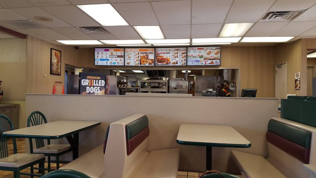 Burger King | restaurant | 1945 Pipestone Rd, Benton Harbor, MI 49022, USA | 2699268806 OR +1 269-926-8806