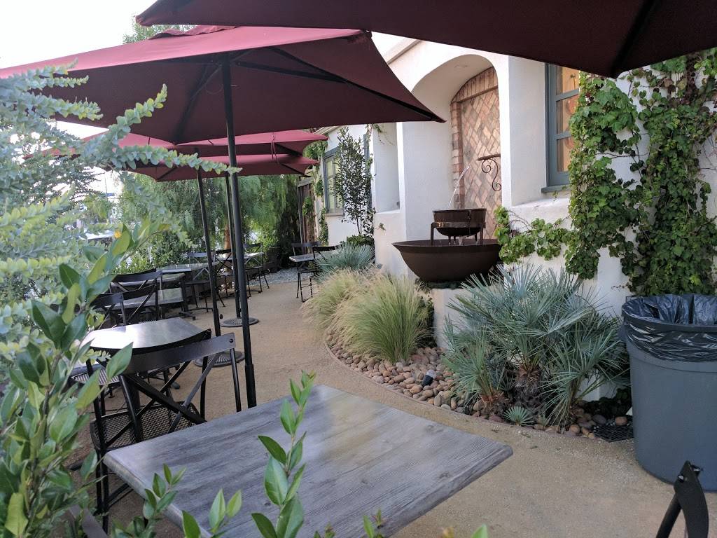 Black Bottom Southern Kitchen | cafe | 4806 Vineland Ave, North Hollywood, CA 91601, USA | 8188568532 OR +1 818-856-8532