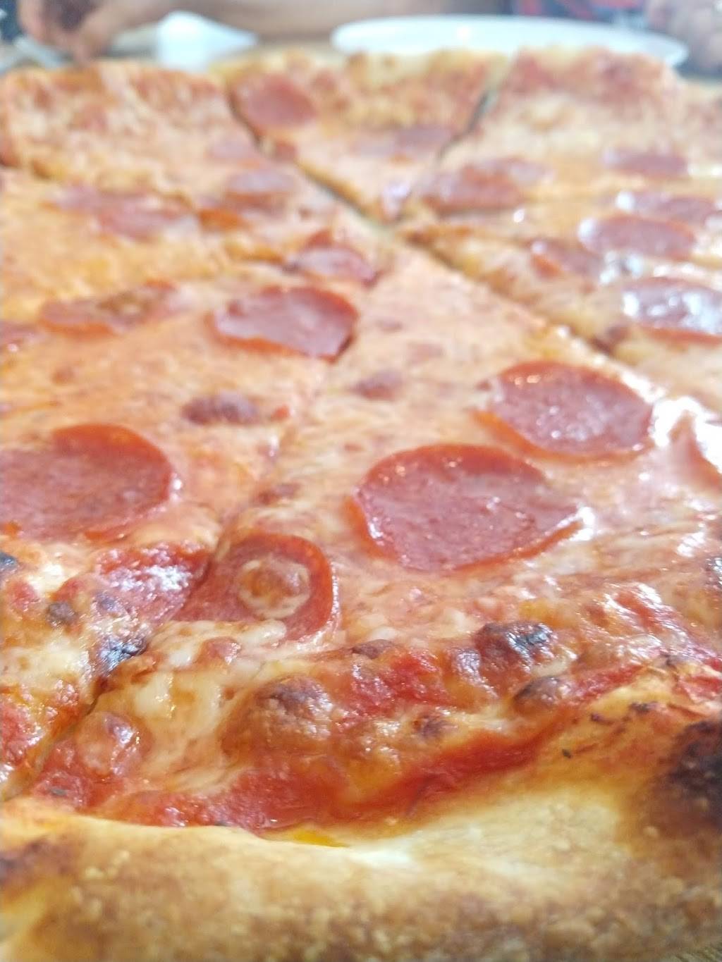 Teddys Pizza & Subs | restaurant | 9 E Federal St, Middleburg, VA 20117, USA | 5406878880 OR +1 540-687-8880