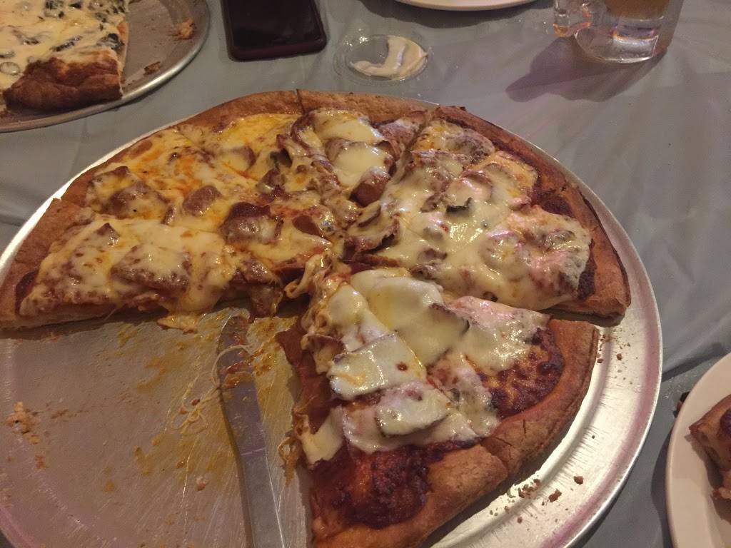 Franks Pizza | restaurant | 122 E Main St, Grass Valley, CA 95945, USA | 5302734622 OR +1 530-273-4622