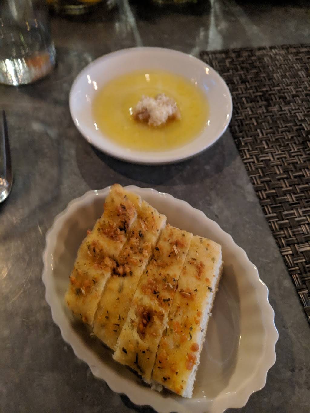 Chapter One Food and Drink Guilford | restaurant | 25 Whitfield St, Guilford, CT 06437, USA | 2035337988 OR +1 203-533-7988