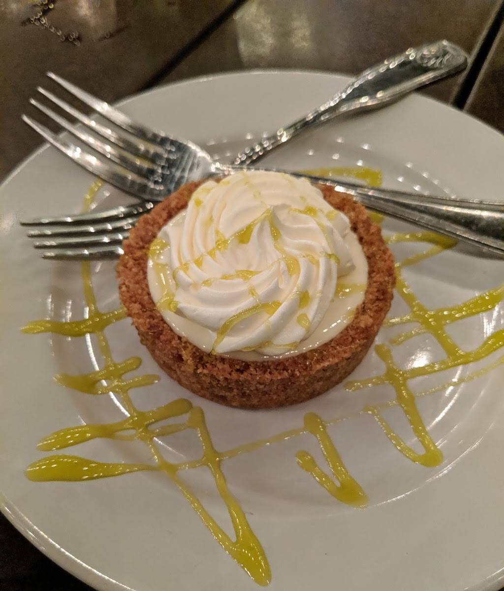 O C Whites Seafood & Spirits | restaurant | 118 Avenida Menendez, St. Augustine, FL 32084, USA | 9048240808 OR +1 904-824-0808