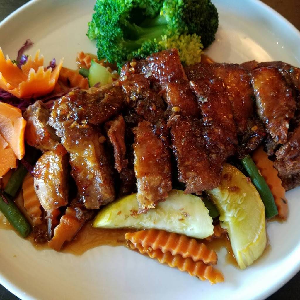 Charm Thai | restaurant | 7426 Broadview Rd, Parma, OH 44134, USA | 2166420301 OR +1 216-642-0301