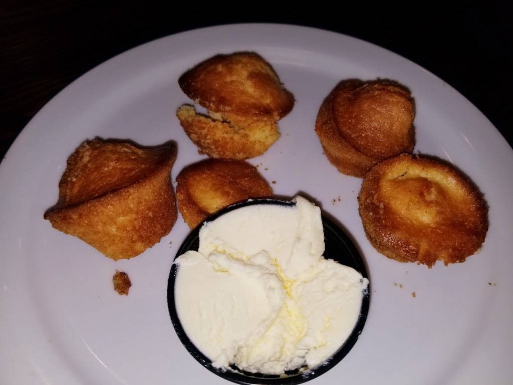 Sticky Fingers Ribhouse | meal takeaway | 3 Market Point Dr, Greenville, SC 29607, USA | 8644587427 OR +1 864-458-7427