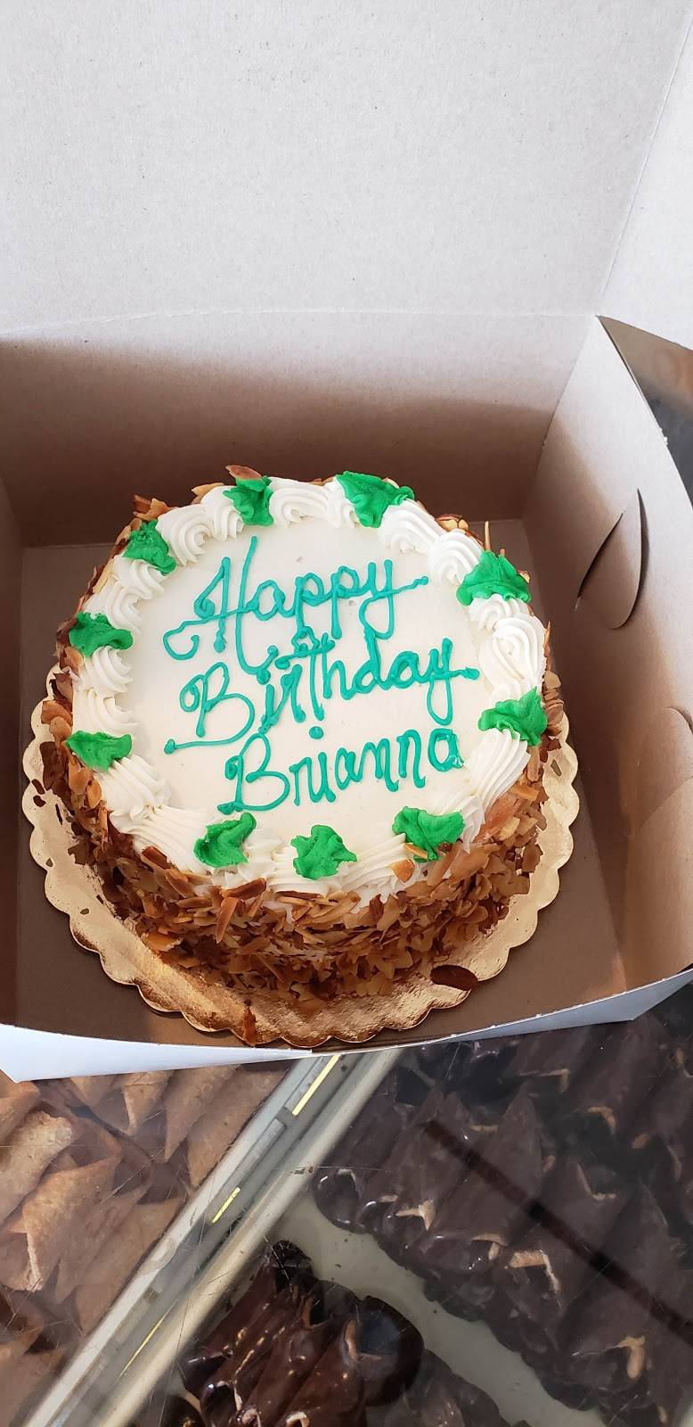 Christines Italian Pastry Shoppe | bakery | 314 Tilton Rd, Northfield, NJ 08225, USA | 6096465666 OR +1 609-646-5666