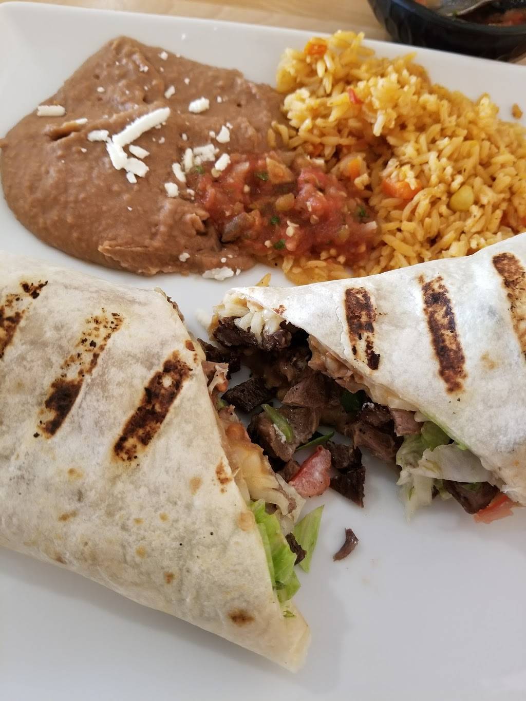 Al Chile Mexican Grill | restaurant | 8123 Cass Avenue, Darien, IL 60561, USA | 6305413785 OR +1 630-541-3785