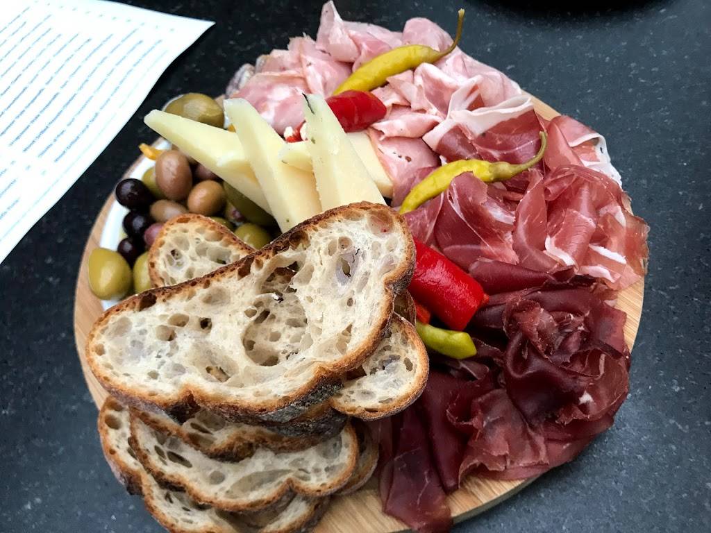 La Bodega | restaurant | 21 Nichols Ave, Watertown, MA 02472, USA | 6178768444 OR +1 617-876-8444