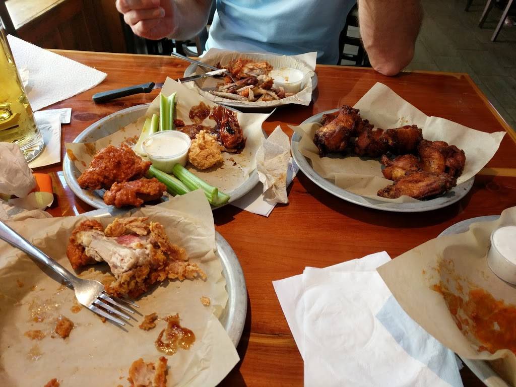 Hooters | meal takeaway | 25 W Georgia St, Indianapolis, IN 46225, USA | 3172679637 OR +1 317-267-9637