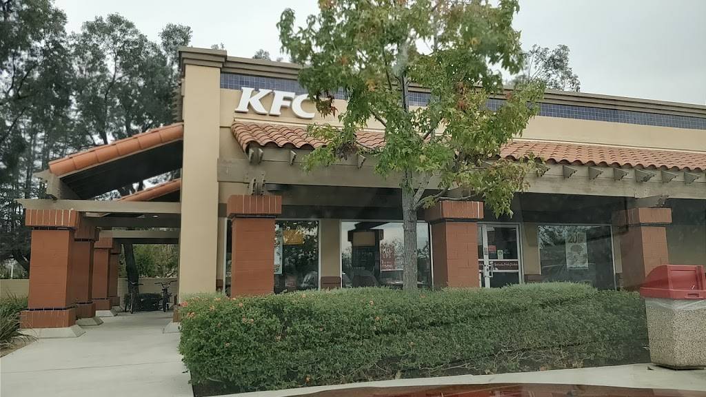 KFC | restaurant | 2429 E Valley Pkwy, Escondido, CA 92027, USA | 7607469020 OR +1 760-746-9020
