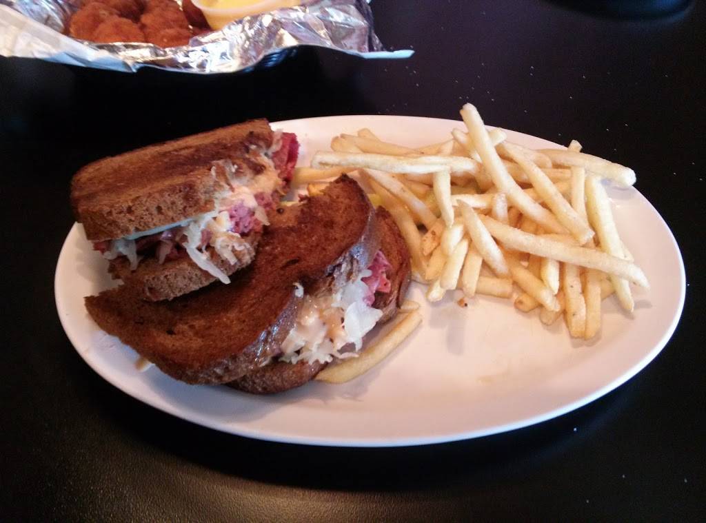 Goldbergs Bar and Grill | restaurant | 2936 S 132nd St, Omaha, NE 68144, USA | 4023331086 OR +1 402-333-1086