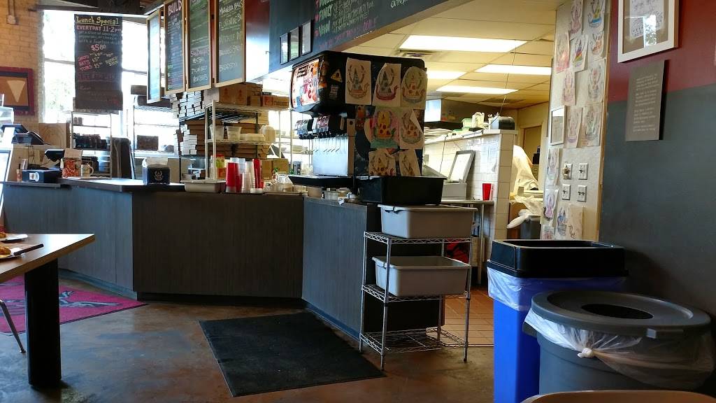 Classic Slice | restaurant | 2797 S Kinnickinnic Ave, Milwaukee, WI 53207, USA | 4142382406 OR +1 414-238-2406