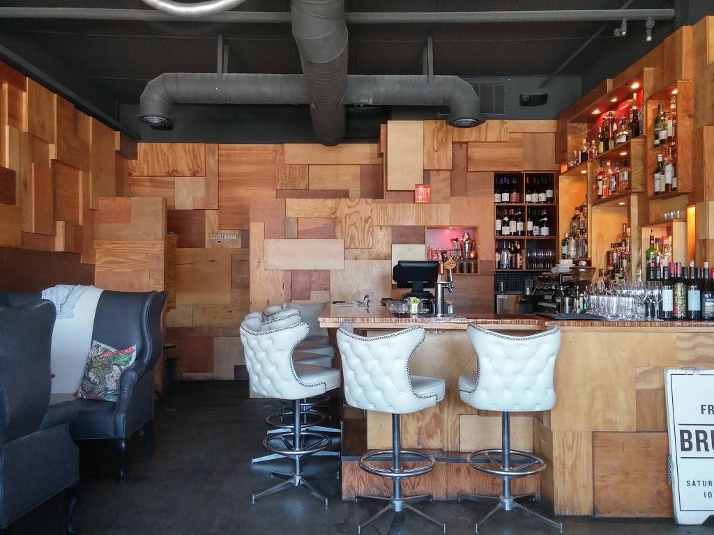 Franks Oyster House & Champagne Parlor | restaurant | 2616 NE 55th St, Seattle, WA 98105, USA | 2065250220 OR +1 206-525-0220