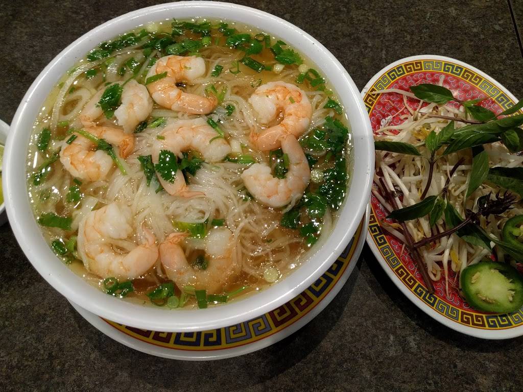 Maison de Pho | restaurant | 26612 Towne Centre Dr, Foothill Ranch, CA 92610, USA | 9495864841 OR +1 949-586-4841